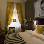 golden-stars-deluxe-budapest-apartments-bedroom-area-2